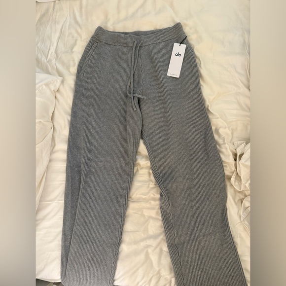 ALO Domain Rib Gray Knit Pants - Picture 4 of 7